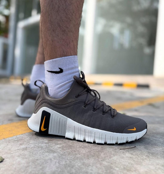 CALZADO DEPORTIVA NIKE MOTIVA MASCULINO