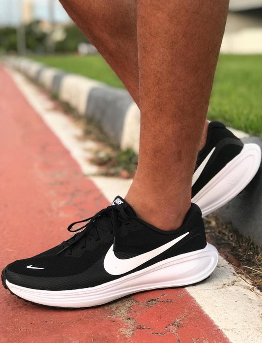 CALZADO DEPORTIVO NIKE REVOLUTION 8 MASCULINO NEGRO BLANCO